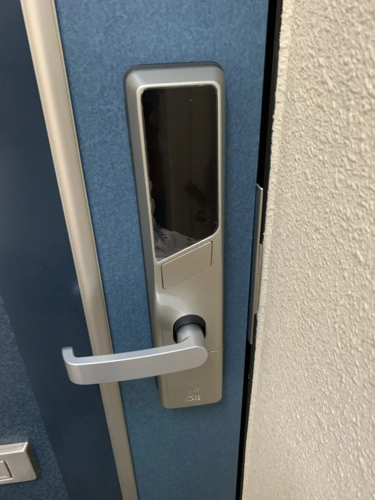エイトワンハイム　2F電子ロック